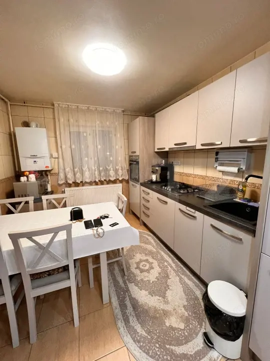 apartament 4 camere mobilat si utilat-zona buna — fotografia 3