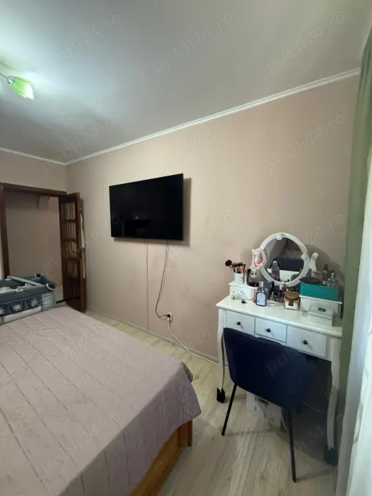 Apartament 4 camere etaj 3 din 3- 76mp - zona Obor — fotografia 3