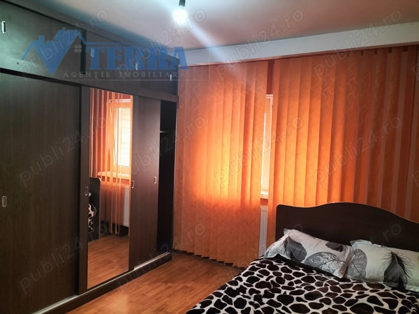 Apartament ultracentral, 3 camere,78 mp, cu acoperiş din tablă — fotografia 2