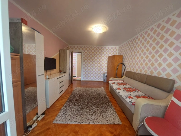 Apartament cu 3 camere decomandat, Tractorul — fotografia 1