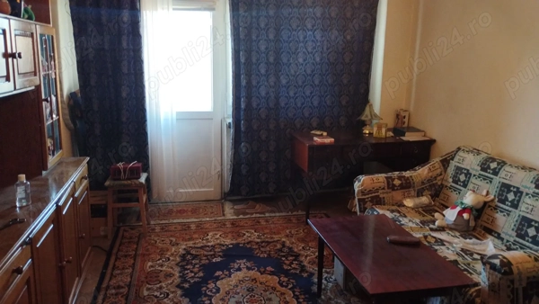 Particular vand apartament decomandat 2 camere, Gavana 3, etaj 2 din 4 — fotografia 1