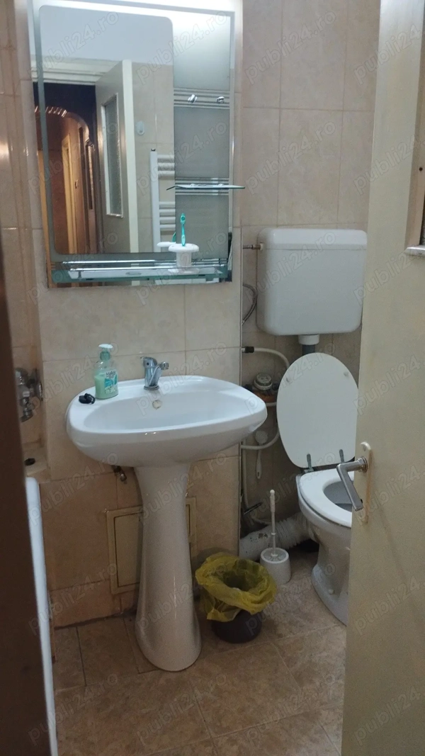 Particular vand apartament decomandat 2 camere, Gavana 3, etaj 2 din 4 — fotografia 3