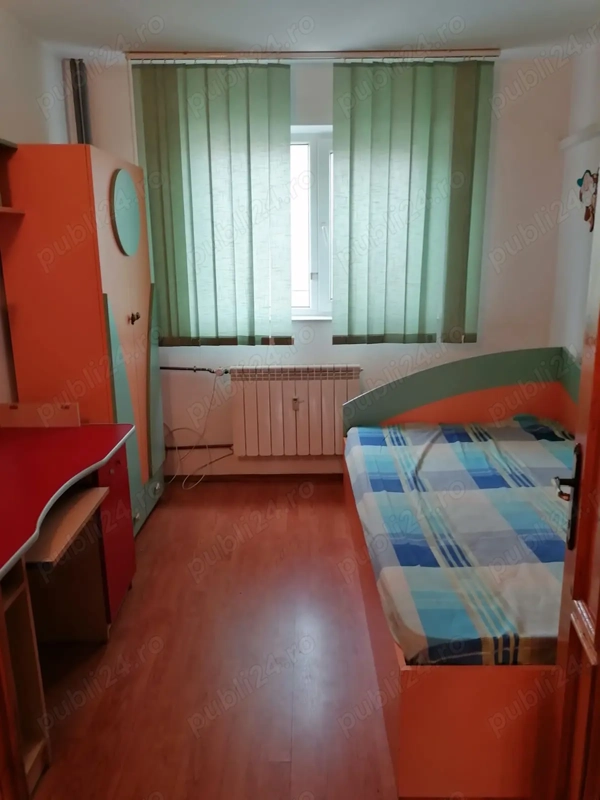 Vând sau închiriez apartament 4 camere — fotografia 3