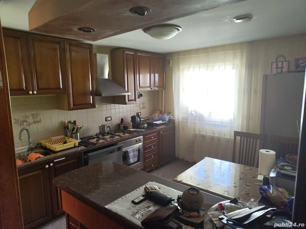 Vând apartament 3 camere + garaj în municipiul Rădăuți cartier Obor — fotografia 3