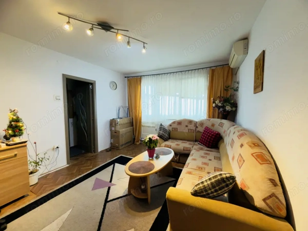 Apartament 3 camere, semidecomandat, 53mp utili, zona Girocului — fotografia 1