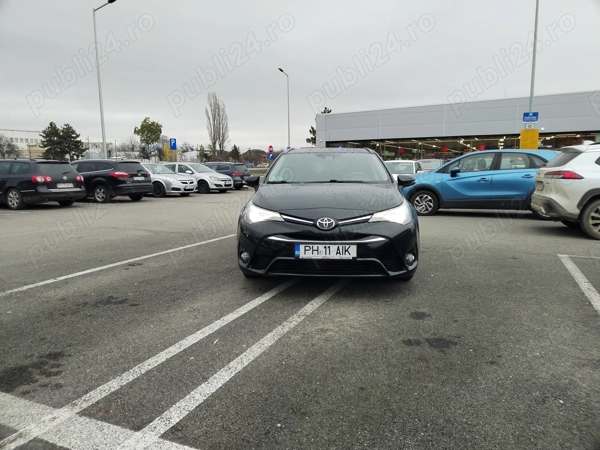 Vând TOYOTA Avensis 1.8