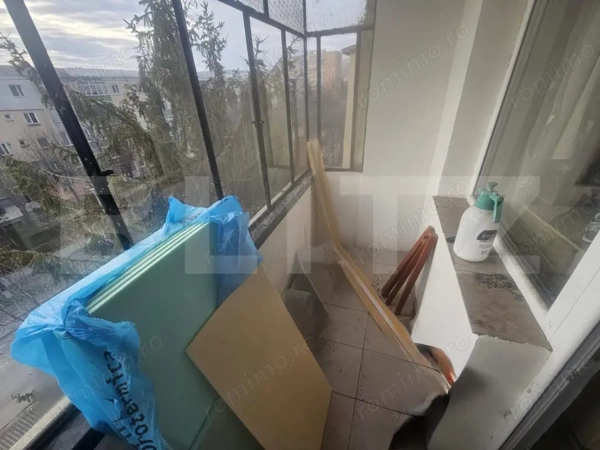 Apartament cu 2 camere, 55 mp, etajul 4, cu balcon și centrală - Deva — fotografia 3