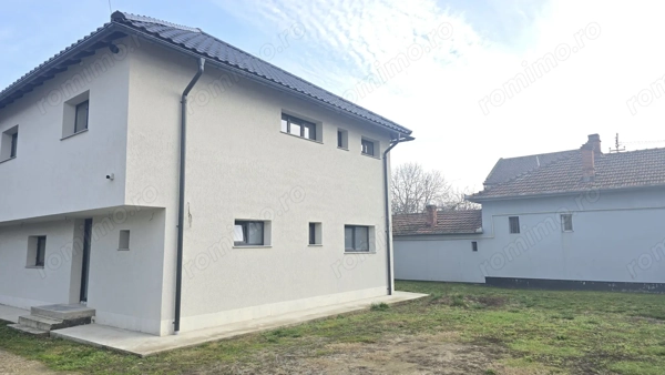 Vand casa in duplex in Deva, semifinisata, zona Garii (peste linia ferata), P+E+pod locuibil,
