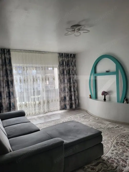 Apartament cu 2 camere, la etajul 2, cu parcare, zona Florilor — fotografia 1