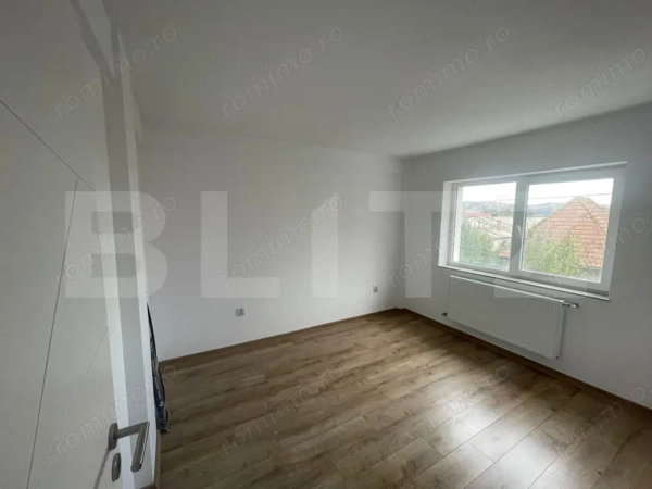 Apartament 3 camere, Decomandat, Sebes, cu TVA — fotografia 3