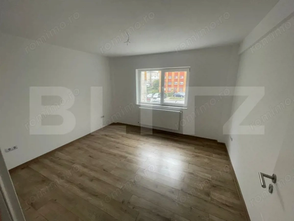 Apartament 3 camere, Decomandat, Sebes, Fara TVA — fotografia 1