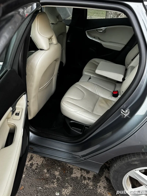 VOLVO V40 2016 — imagine 9