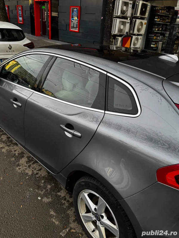 VOLVO V40 2016 — imagine 8