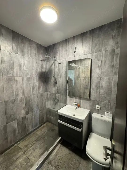 Apartament cu mansardă, modern, luminos – zona Vlad Țepeș, Baia Mare — fotografia 3