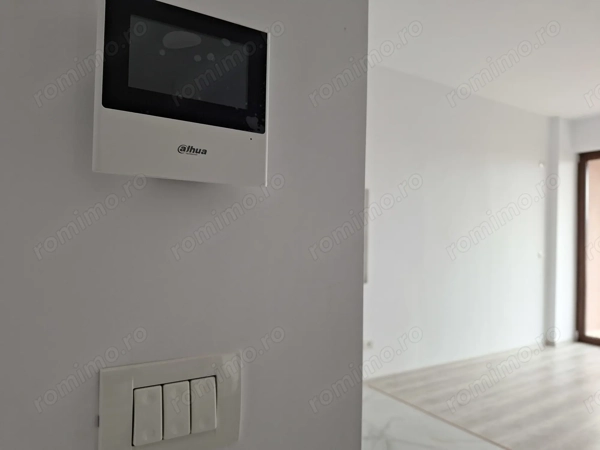 Langa ESO. Bloc nou cu Lift. 73 mp utili. 2 bai. Dressing — fotografia 3