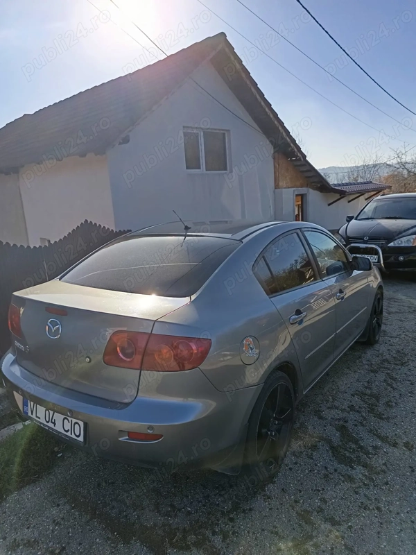 MAZDA 3 2004 — imagine 2