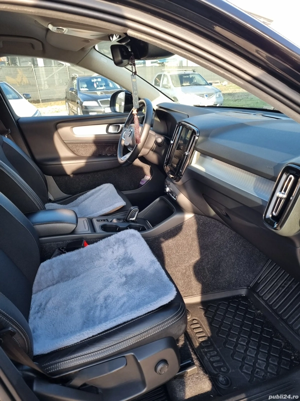 VOLVO XC40 2019 — imagine 9