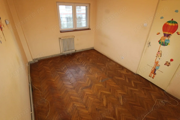 Apartament 4 camere, zonă centrală, Liceul Tudor — fotografia 3