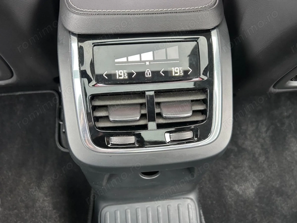 VOLVO Unknown Model 2021 — imagine 17