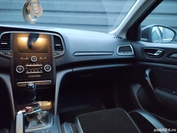 RENAULT Megane 2019 — imagine 4