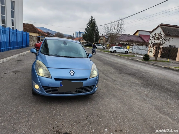 RENAULT Grand Scenic