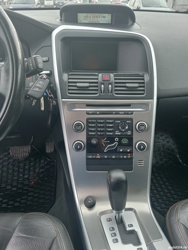 VOLVO XC60 2011 — imagine 6