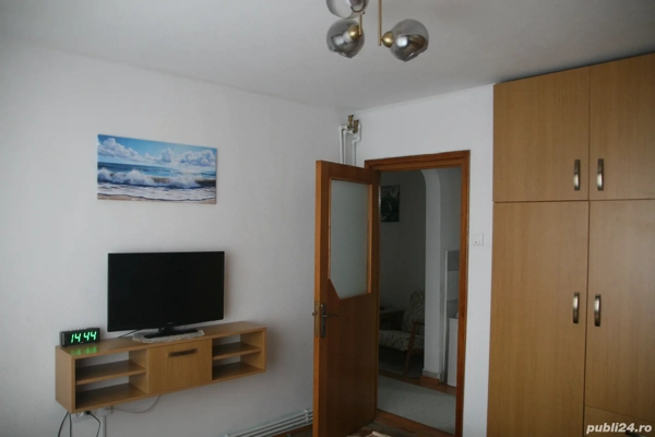 Inchiriez apartament 3 camere Tomis Nord — fotografia 3