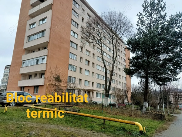 Vând apartament 3 camere, Vulcan, Hunedoara — fotografia 1