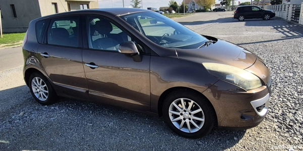 RENAULT Scenic 2011 — imagine 3