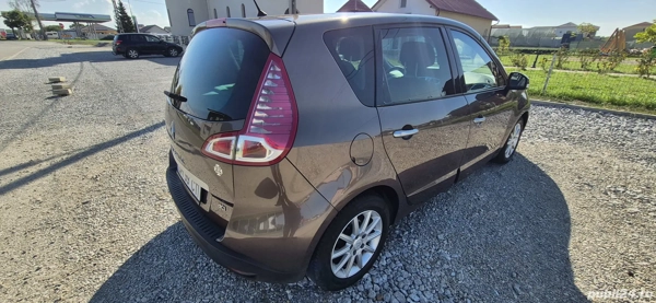 RENAULT Scenic 2011 — imagine 2