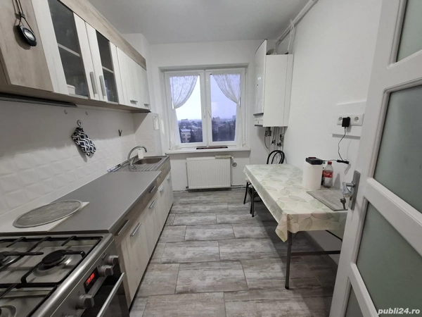Cartier Sasar (zona str. V. Babes) ap. 2 camere, semidecomandat, cu balcon — fotografia 3