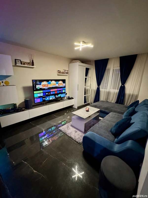 Garsoniera decomandată, renovată integral, etaj 1 Azuga — fotografia 1