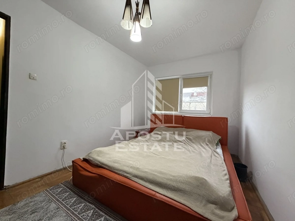 Apartament cu 3 camere,semidecomandat,centrala proprie ,zona Girocului — fotografia 3
