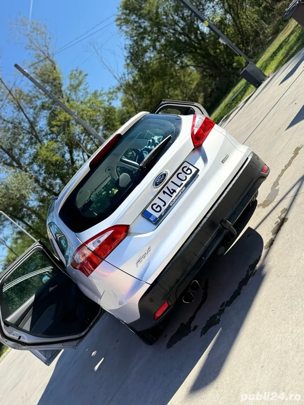 FORD Focus 2013 — imagine 5