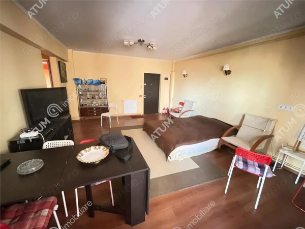 Apartament 2 camere decomandate birou balcon loc parcare Sibiu — fotografia 3