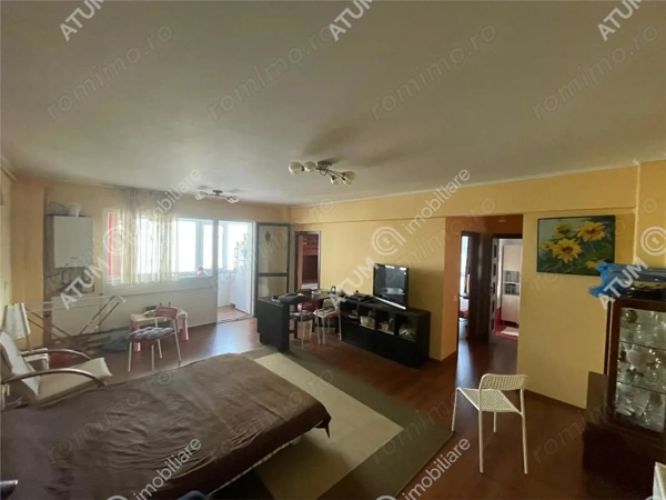 Apartament 2 camere decomandate birou balcon loc parcare Sibiu — fotografia 1