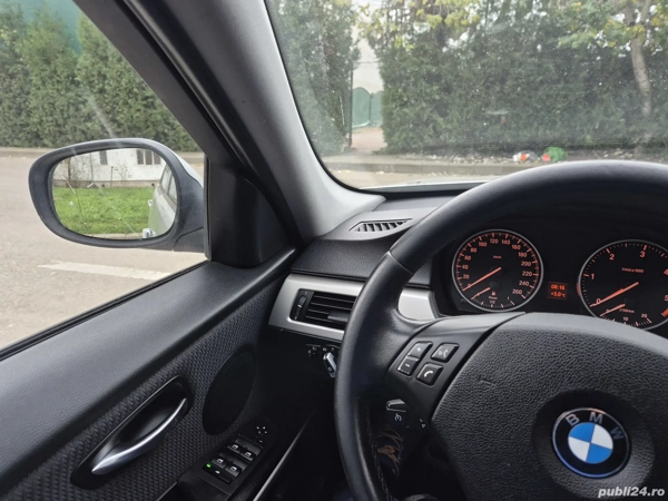 BMW 3 Series 2011 — imagine 7