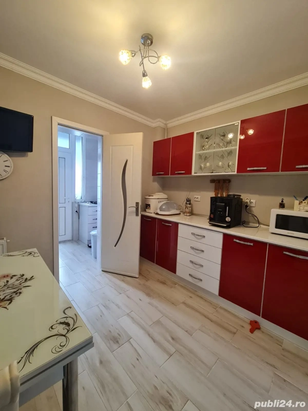 Vanzare apartament 3 camere dec in Galati, Sid-Vest, parter cu gradina — fotografia 3