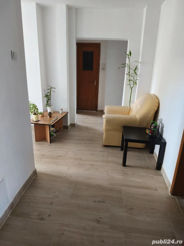 Apartament 3 camere, Calea Călărași, stradal, direct proprietar — fotografia 1