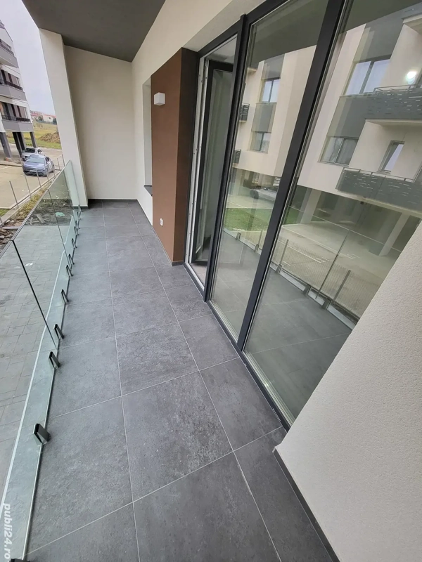 Nou. Etaj 1. Zona Girocului. Pozitie excelenta. Asfalt. Terasa mare — fotografia 3