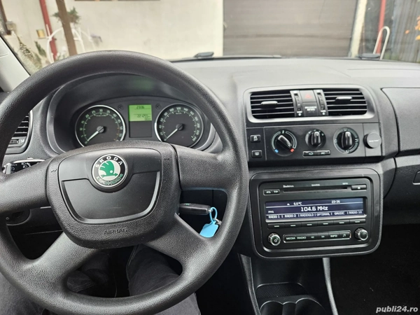 SKODA Fabia 2011 — imagine 4