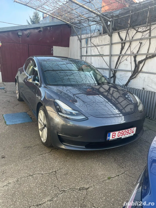 TESLA Model 3 2020 — imagine 3