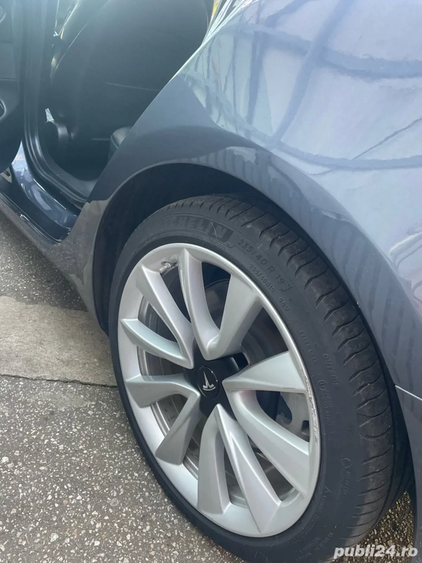 TESLA Model 3 2020 — imagine 5