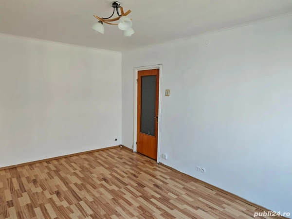 Proprietar vand apartament 3 camere la 7 minute de metrou, Emil Racovita, Piata Straduintei, liber — fotografia 3