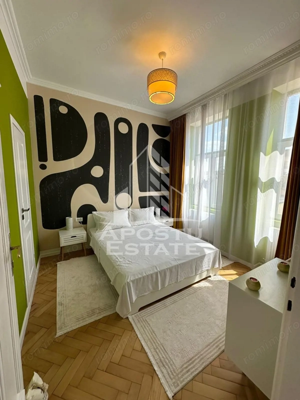 Airbnb ultracentral, in Timișoara, Piața Victoriei cladire restauranta — fotografia 1