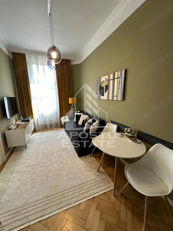 Airbnb ultracentral, in Timișoara, Piața Victoriei cladire restauranta — fotografia 3