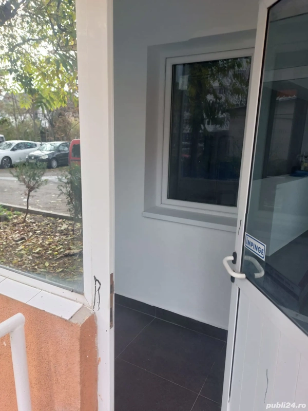 Apartament la parter in Campina pentru firma sau spatiu comercial — fotografia 3