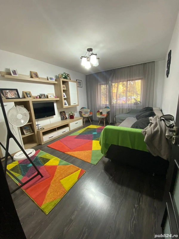 Închiriez ap 3 camere cu centrala la preț inghetat — fotografia 1