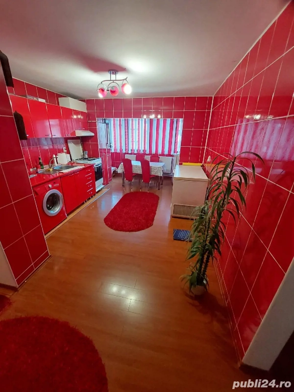 Vând apartament 2 camere et.2 in Petroșani Aeroport frt.bine intretinut — fotografia 1