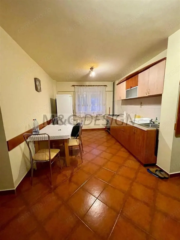 3 camere dec etaj 1 2 bai C Aradului la 10.min de MALL — fotografia 1